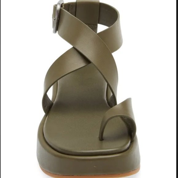 NWOT CASLON Audrina Toe Loop Sandal in Green Moss (7) - Picture 12 of 13